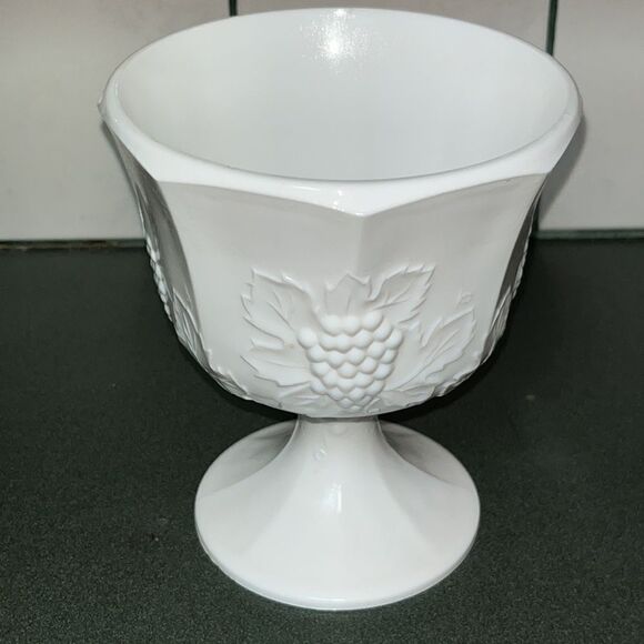 Vintage Indiana Glass Colony Harvest Grape White MilkGlass Compote Wedding Decor - Picture 4 of 5